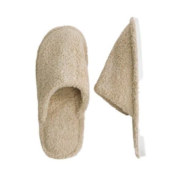 NWT Luxury Soft Solid Beige Slippers - Picture 4 of 7